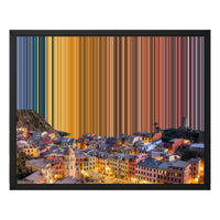 Hafen von Vernazza, Italien – Visualisierung als gerahmtes Leinwandbild mit schwarzem Rahmen – Gradienta
