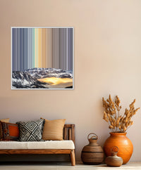 Cumbres en silencio: cuadro ambientado en una habitación decorada